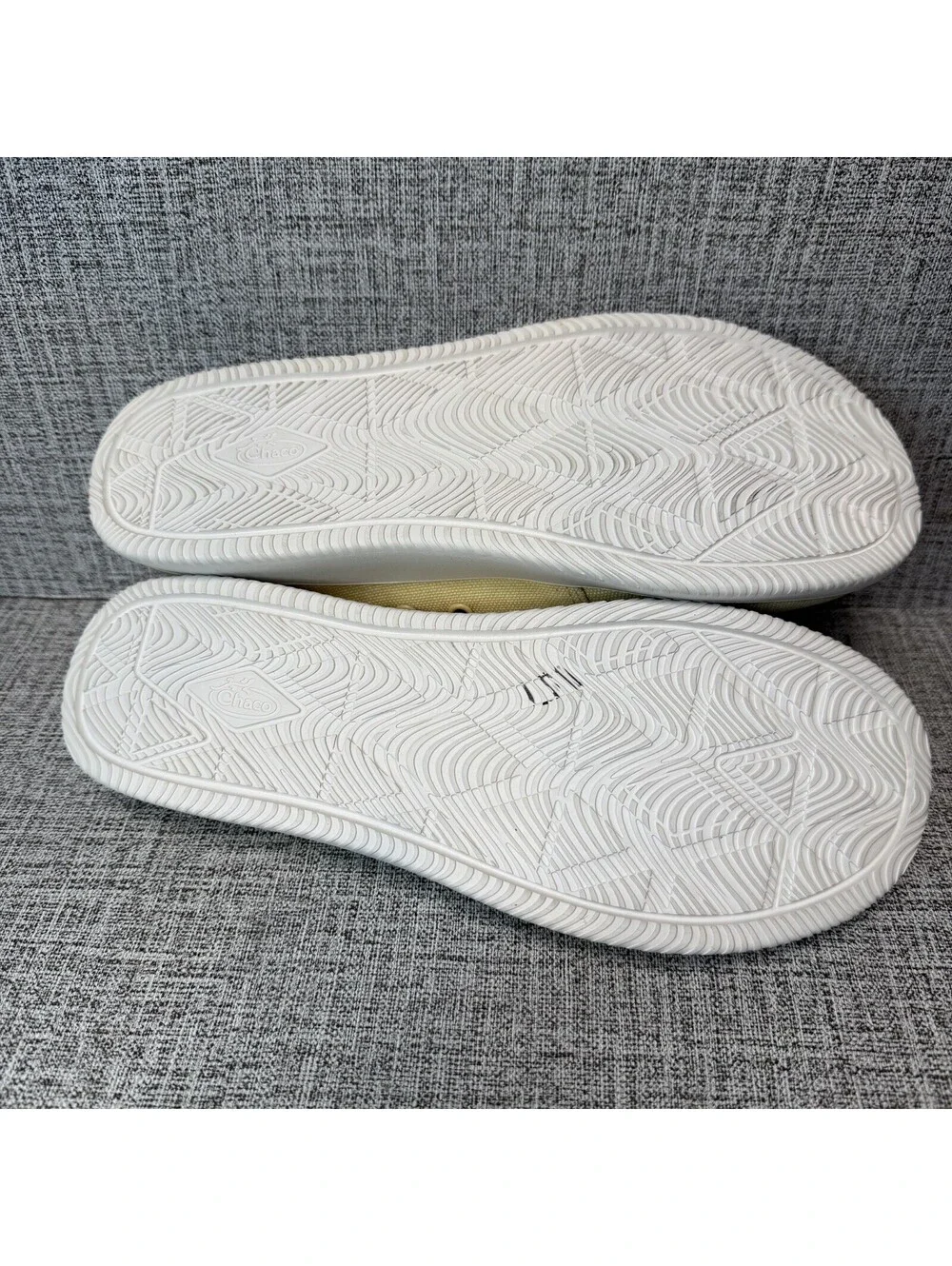 Chaco Shoes Women's Size 10 Butter Yellow Chillos Lace Up Canvas Sneakers